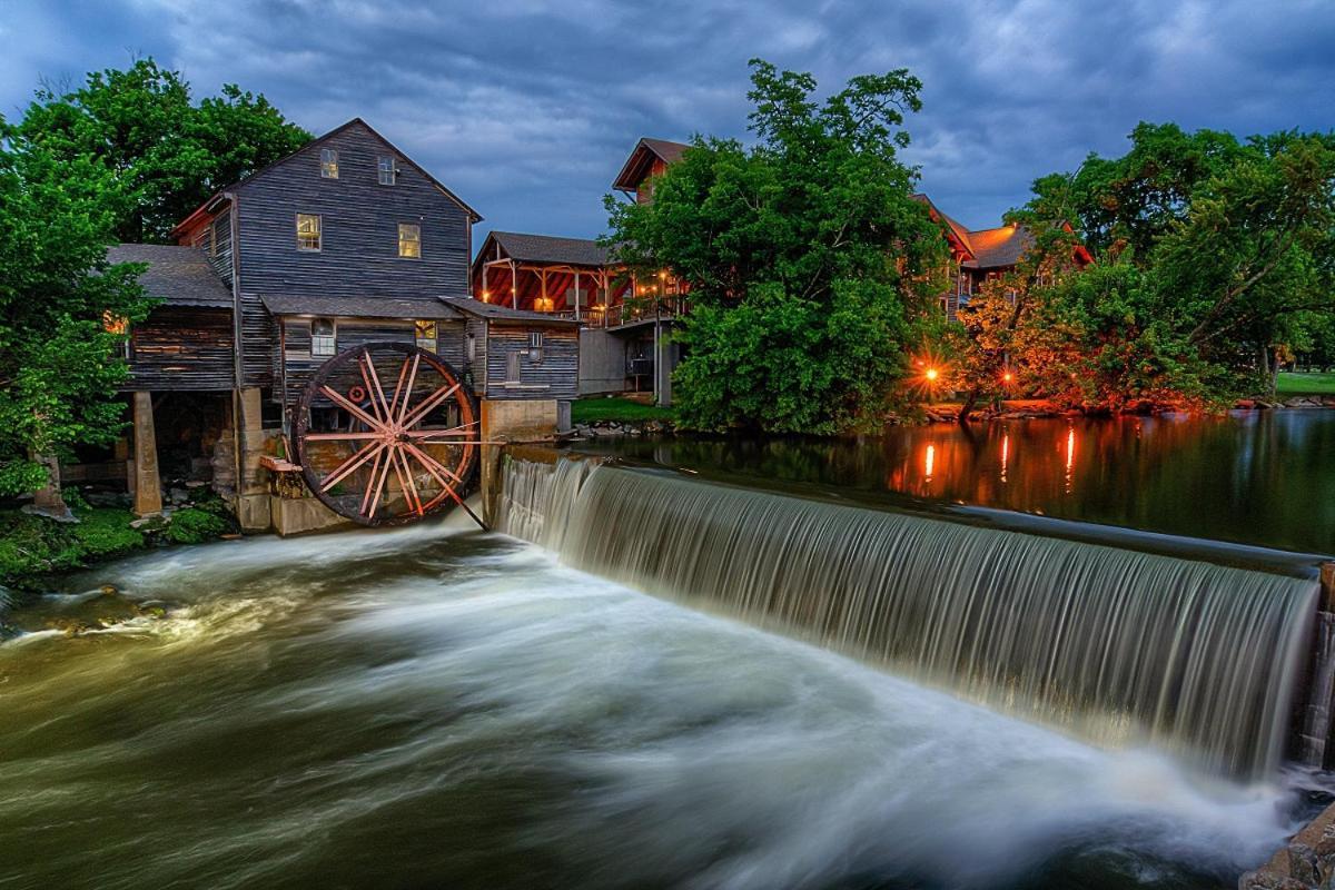 Smoky Bear Lodge With Guest House, Hot Tub, 1089 Free Tickets Each Paid Day, Dollywood And More Сев'єрвілл Екстер'єр фото