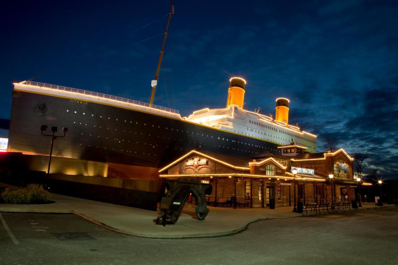 Smoky Bear Lodge With Guest House, Hot Tub, 1089 Free Tickets Each Paid Day, Dollywood And More Сев'єрвілл Екстер'єр фото