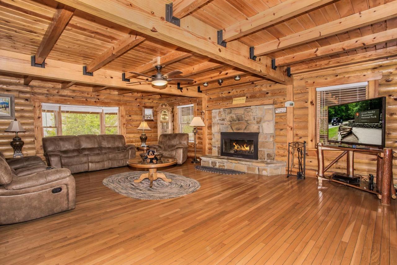 Smoky Bear Lodge With Guest House, Hot Tub, 1089 Free Tickets Each Paid Day, Dollywood And More Сев'єрвілл Екстер'єр фото