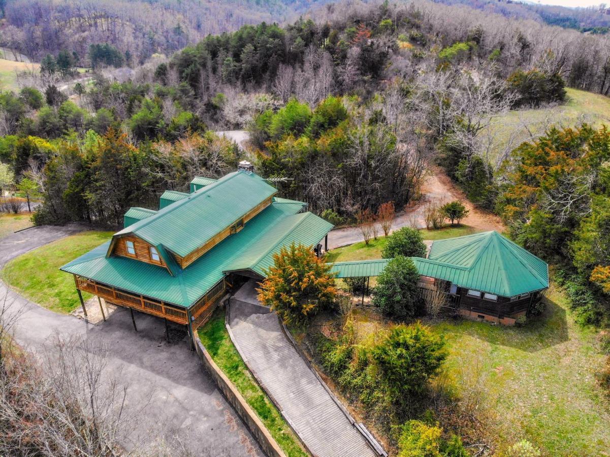 Smoky Bear Lodge With Guest House, Hot Tub, 1089 Free Tickets Each Paid Day, Dollywood And More Сев'єрвілл Екстер'єр фото
