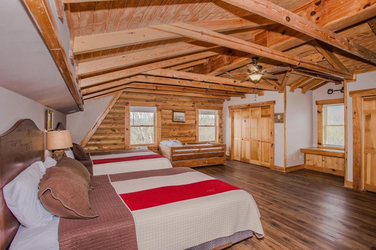 Smoky Bear Lodge With Guest House, Hot Tub, 1089 Free Tickets Each Paid Day, Dollywood And More Сев'єрвілл Екстер'єр фото